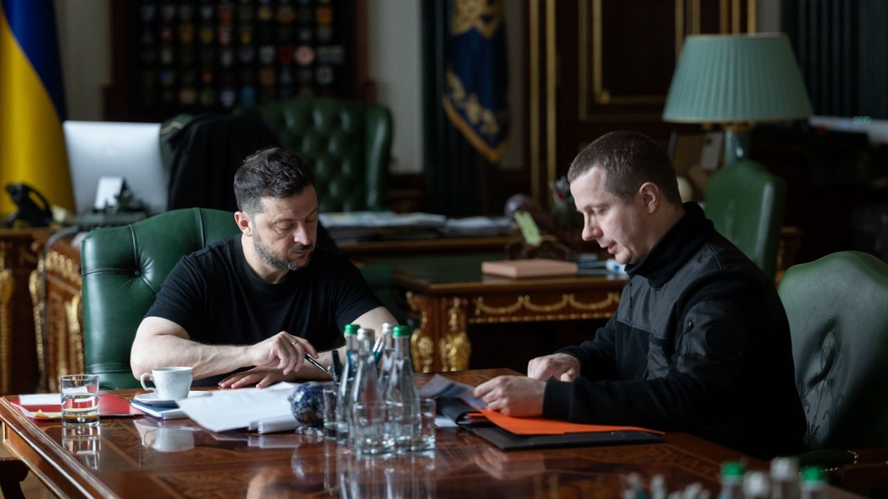 RazomUA - Внутрішні документи Кремля: 400 закритих свердловин, $80 млрд дефіциту — і це офіційна російська оцінка