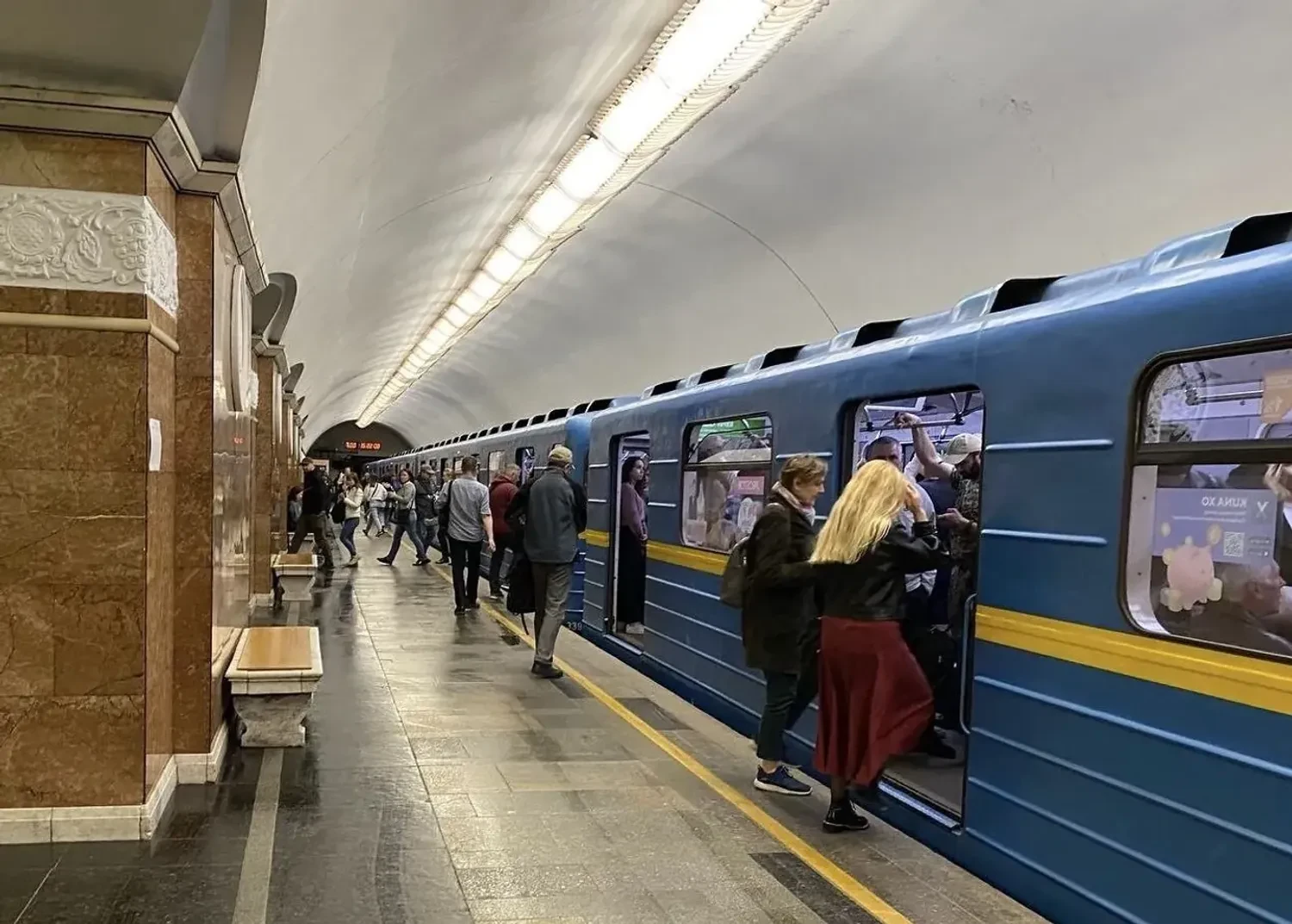 RazomUA - Один поезд между «Левобережной» и «Арсенальной»: как будет курсировать киевское метро во время аварийных отключений