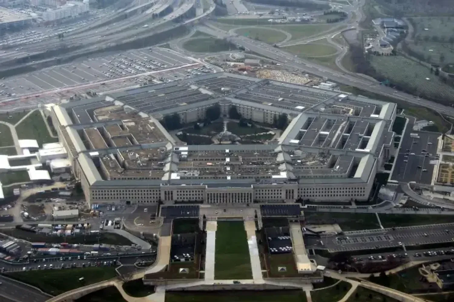 RazomUA - Pentagon Acknowledged Israel as Espionage Threat at "Critical" Level — and This Concerns People Negotiating with Tehran