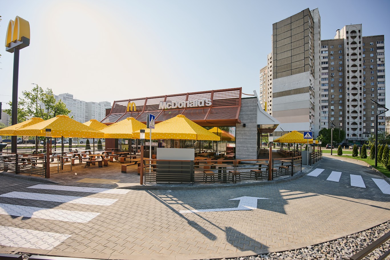 RazomUA - McDonald's відкрив у Києві ресторан із кавових відходів і переробленого пластику — і це не про екологію, а про гроші