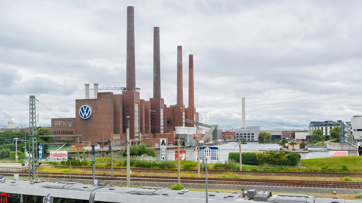 RazomUA - Während VW 35.000 Arbeitsplätze abbaut, plant Rheinmetall eine Verzehnfachung des Umsatzes: Deutschland wechselt den Wirtschaftsmotor