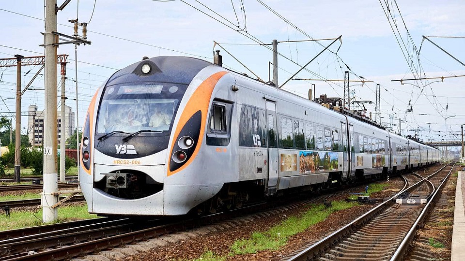 RazomUA - PKP Intercity і Укрзалізниця: трирічний контракт на 18 млн злотих і що це дає Україні