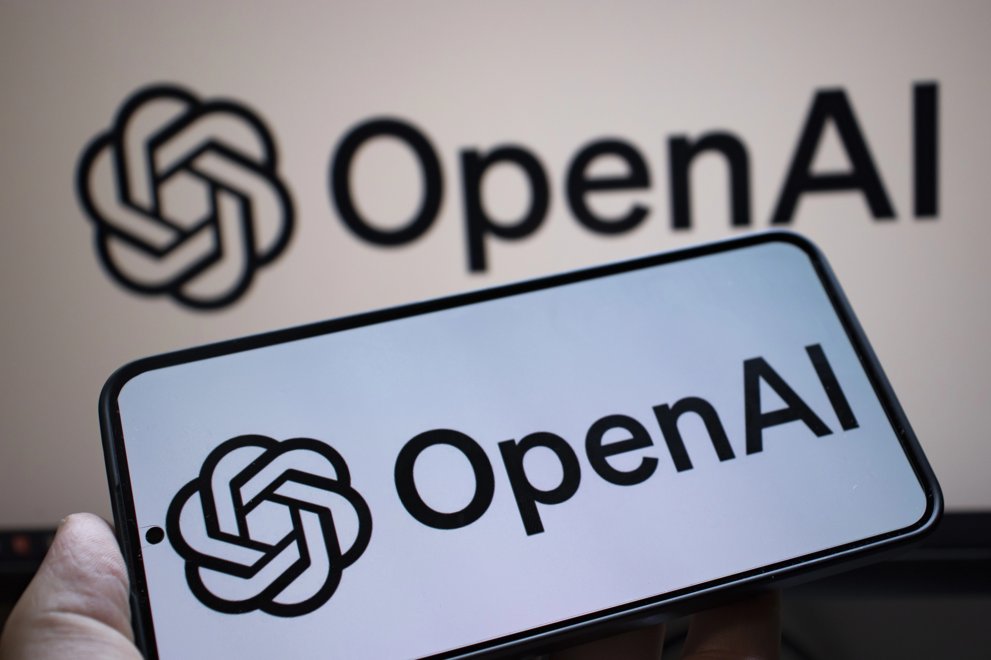 RazomUA - OpenAI снизила планку запретов для киберспециалистов — но кто решает, кто проверен?
