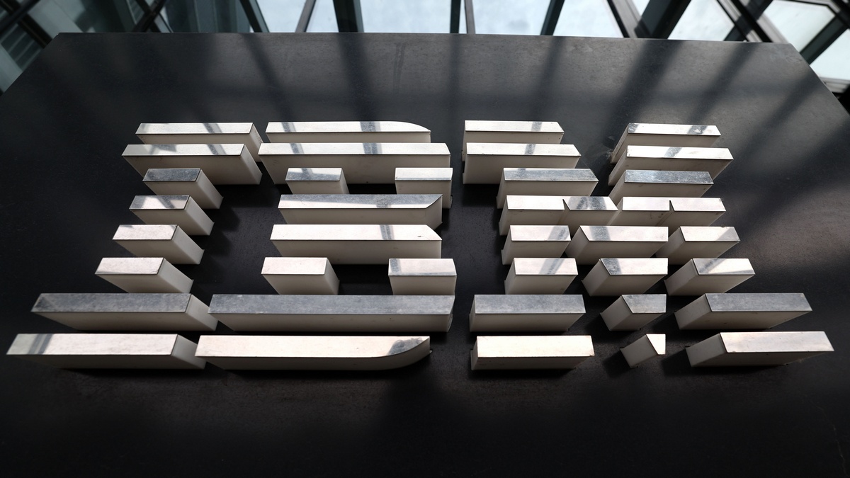 RazomUA - ИИ против COBOL: падение акций IBM на 13% и что это означает для финансовой устойчивости
