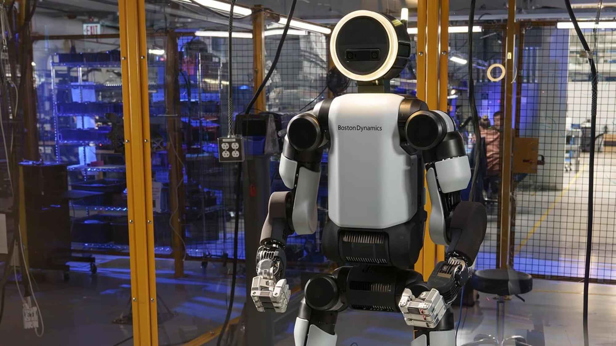 RazomUA - Boston Dynamics launches Atlas into mass production: how it will affect industry and security