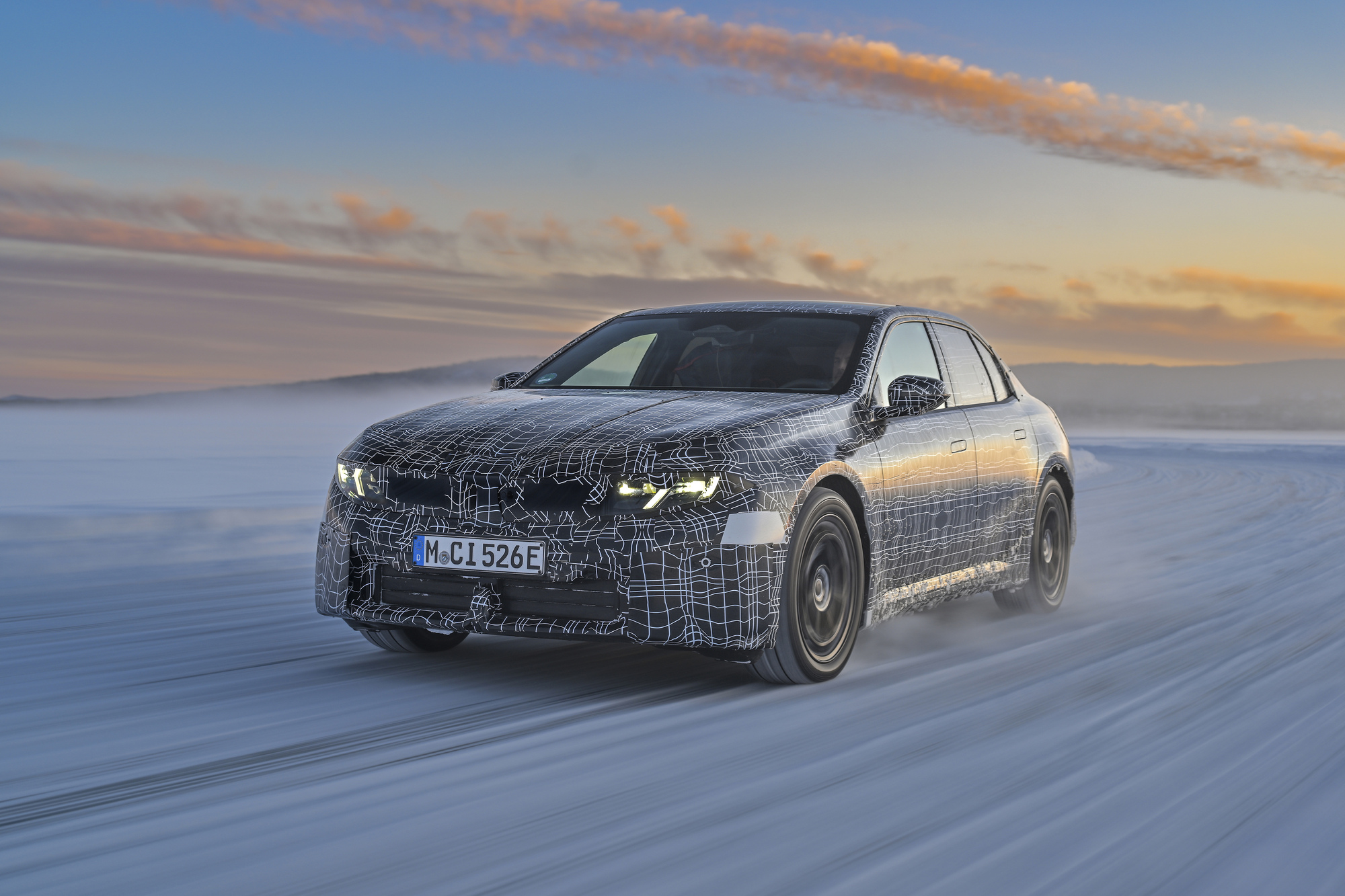 RazomUA - BMW испытывает новый i3 на льду: что дает платформа Neue Klasse рынку электромобилей