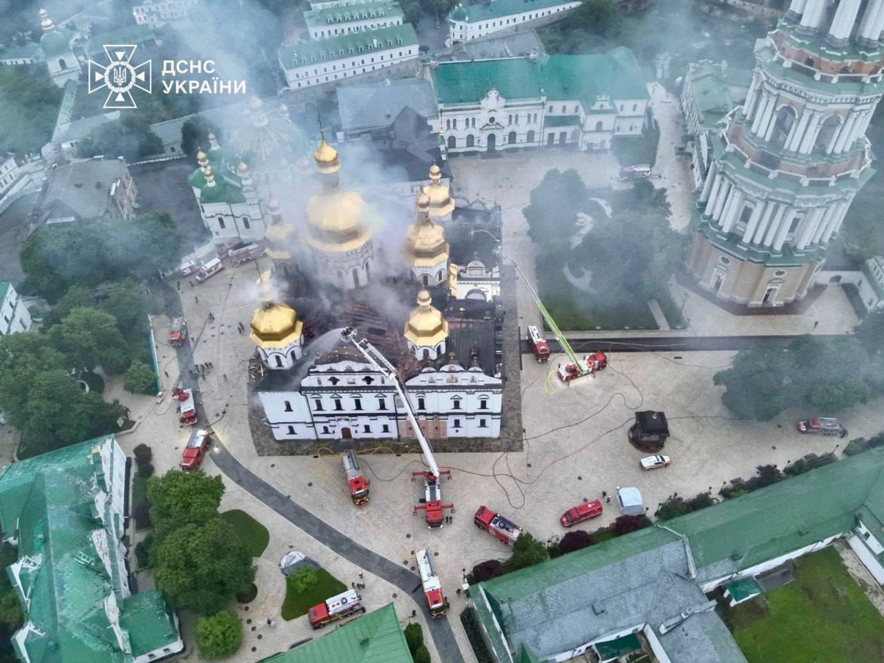 RazomUA - Schlag gegen ein Symbol, das Russland selbst zu "schützen" versuchte: Wie das Außenministerium und das Verteidigungsministerium der RF dasselbe unterschiedlich erklären