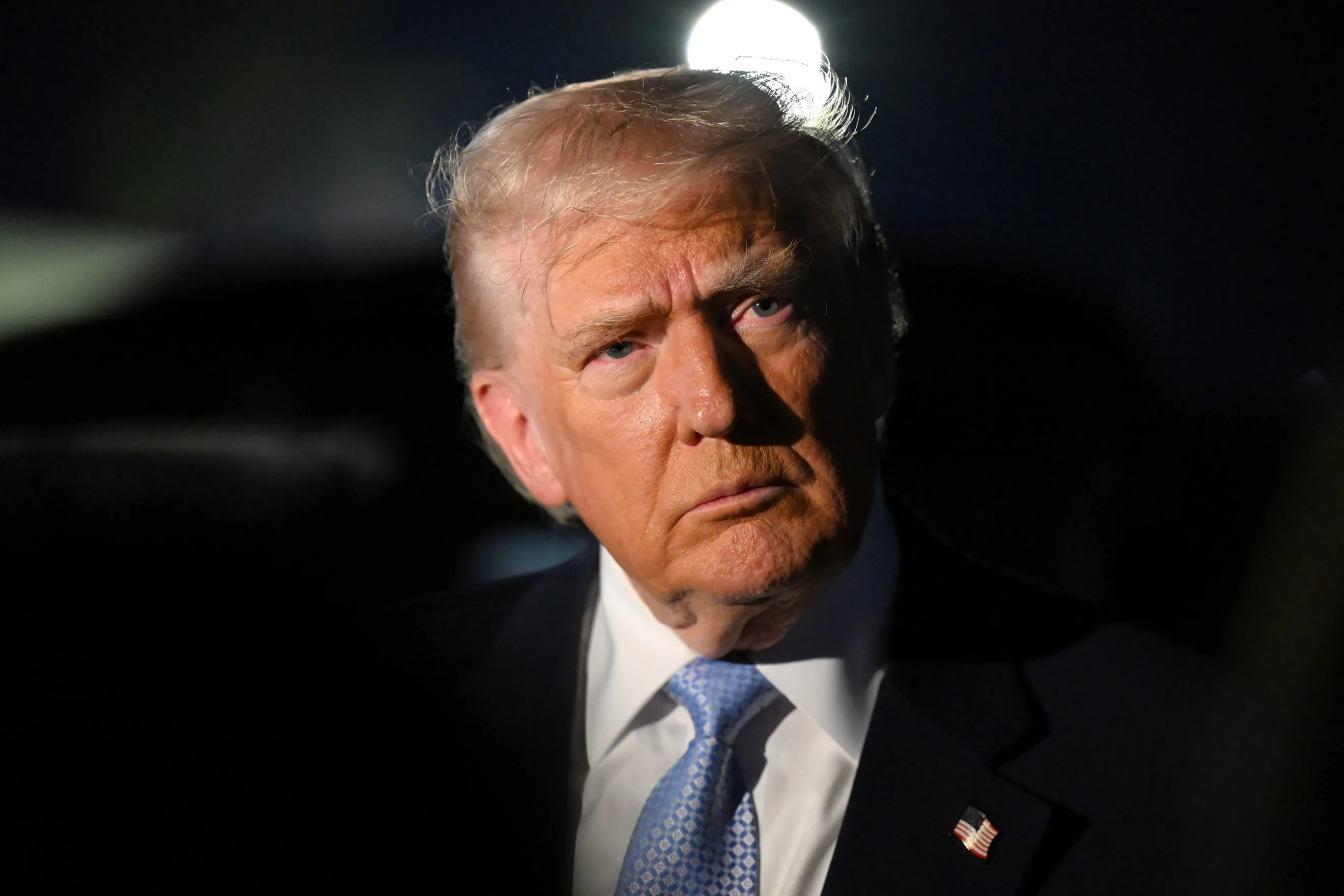 RazomUA - Politico: Трамп не зупинить війну в Україні без системного підходу