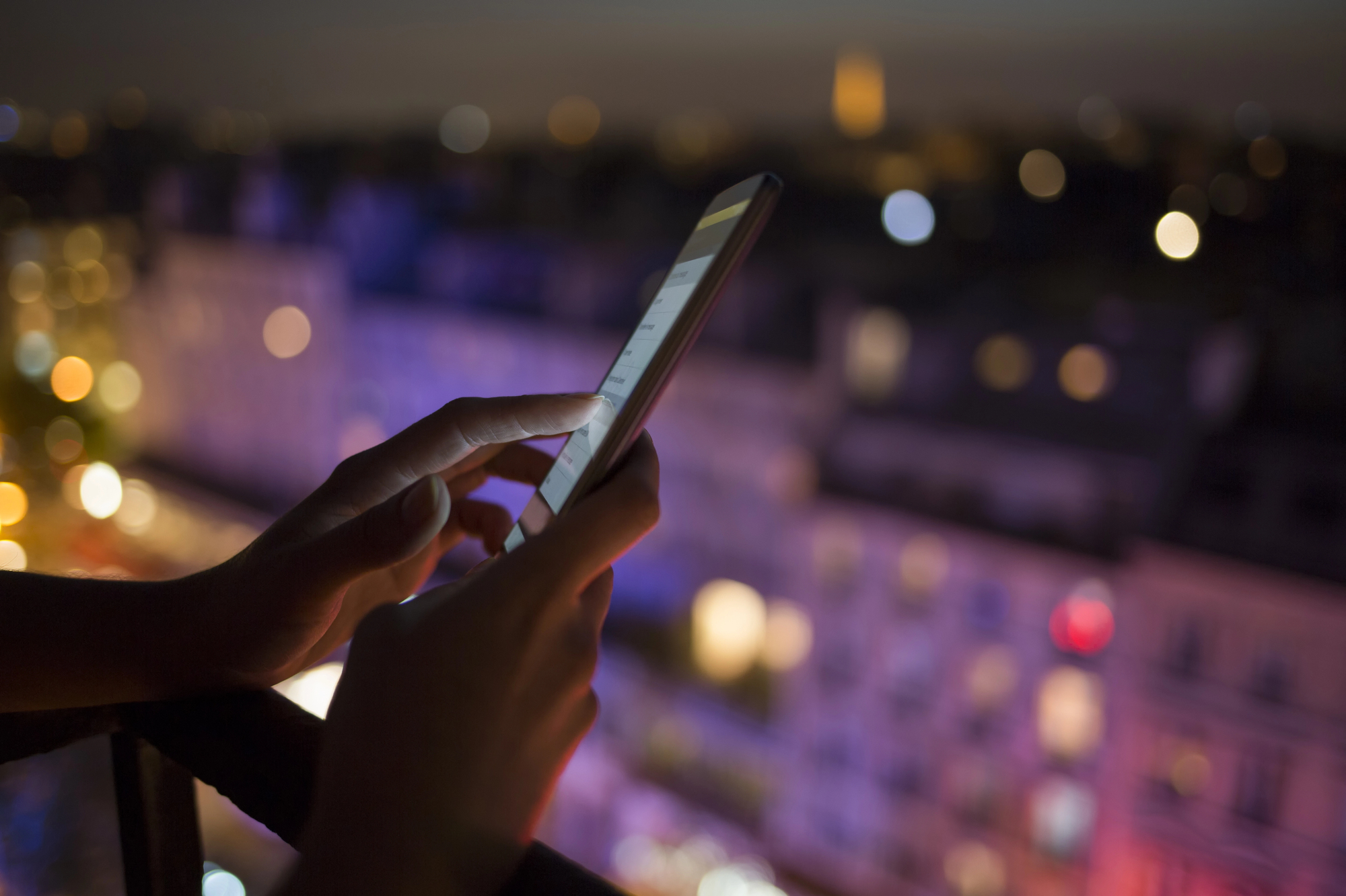 RazomUA - Motorola embedded roaming in firmware: what's behind Global Connect and why it's more than just an app