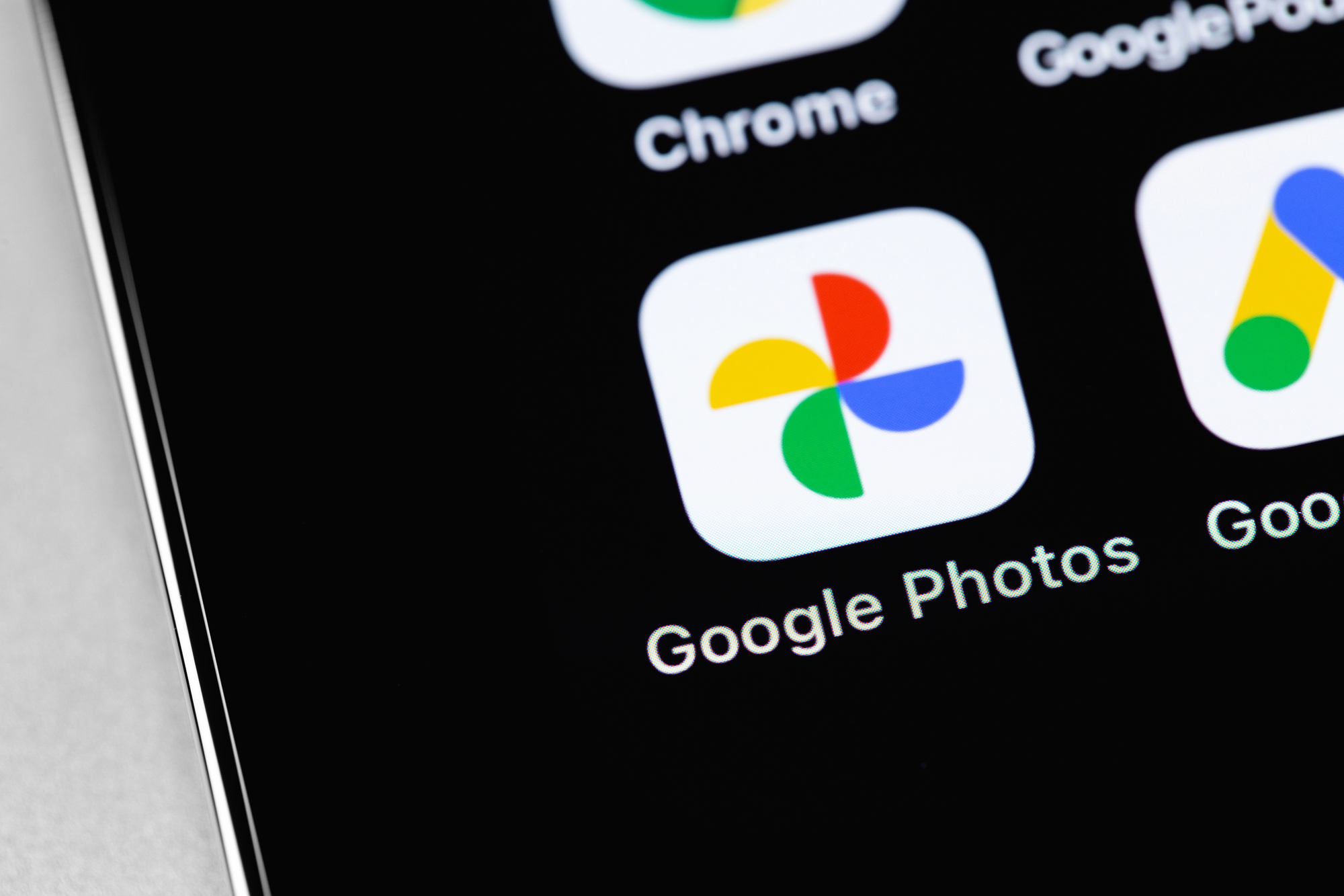 RazomUA - YouTube вміє це роками — Google Photos щойно наздогнав власний застосунок
