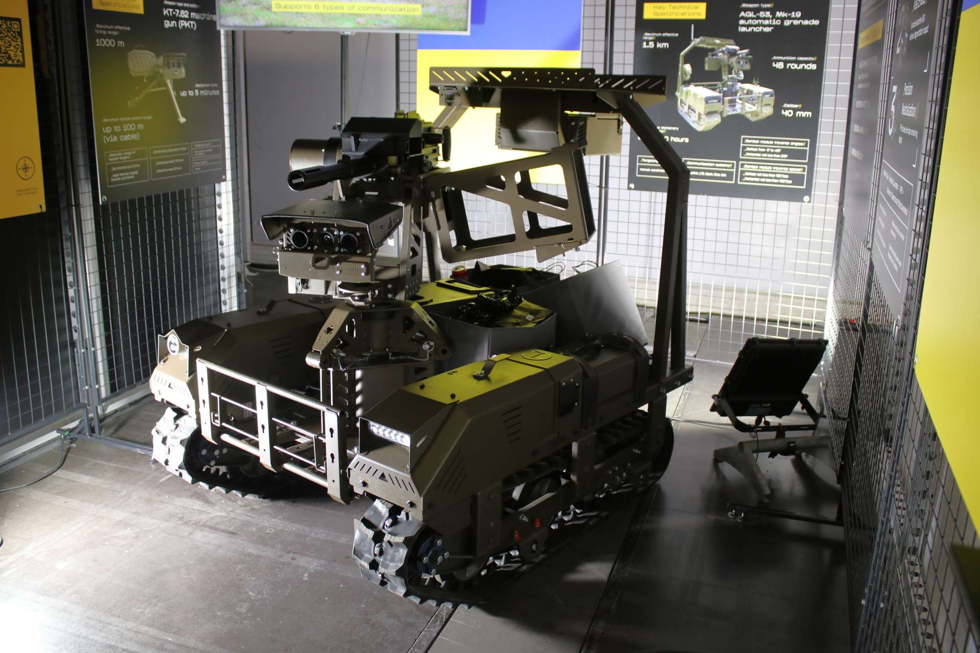 RazomUA - Droid NW 40: украинский робот с 40-мм гранатомётом в Брюсселе — что это меняет на фронте