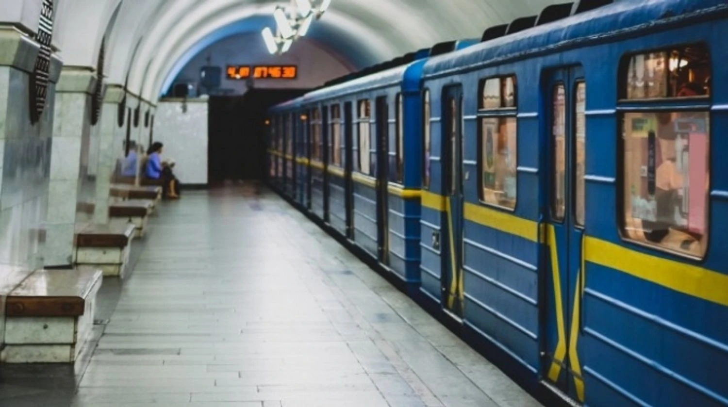 RazomUA - В Киеве ограничили движение по красной ветке метро — что работает и где получить помощь