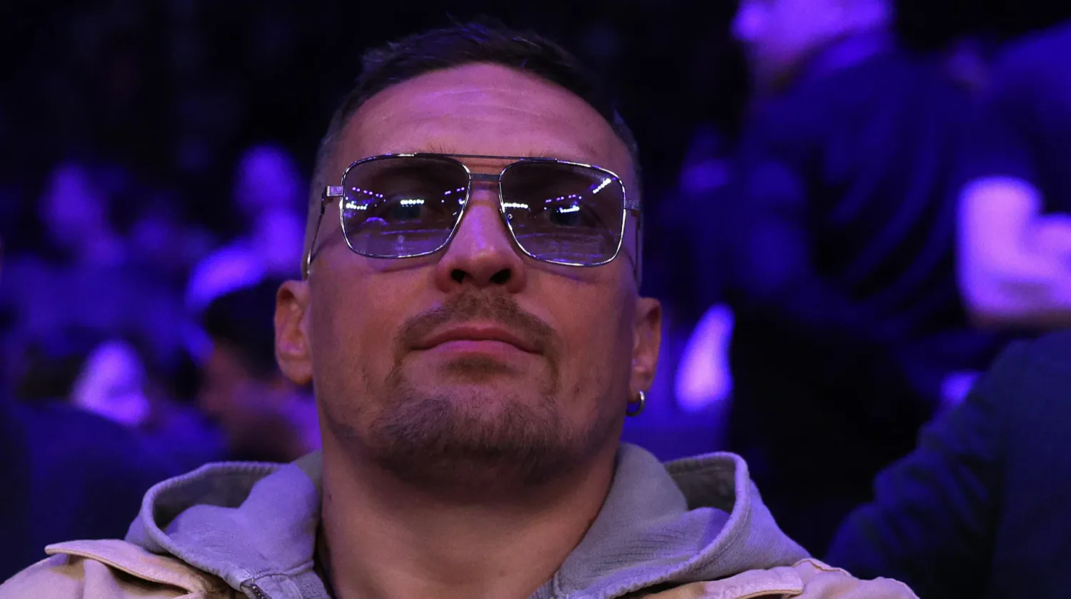 RazomUA - Usyk Relinquished All Belts: What Lies Behind the 'Last Dance' Without Titles