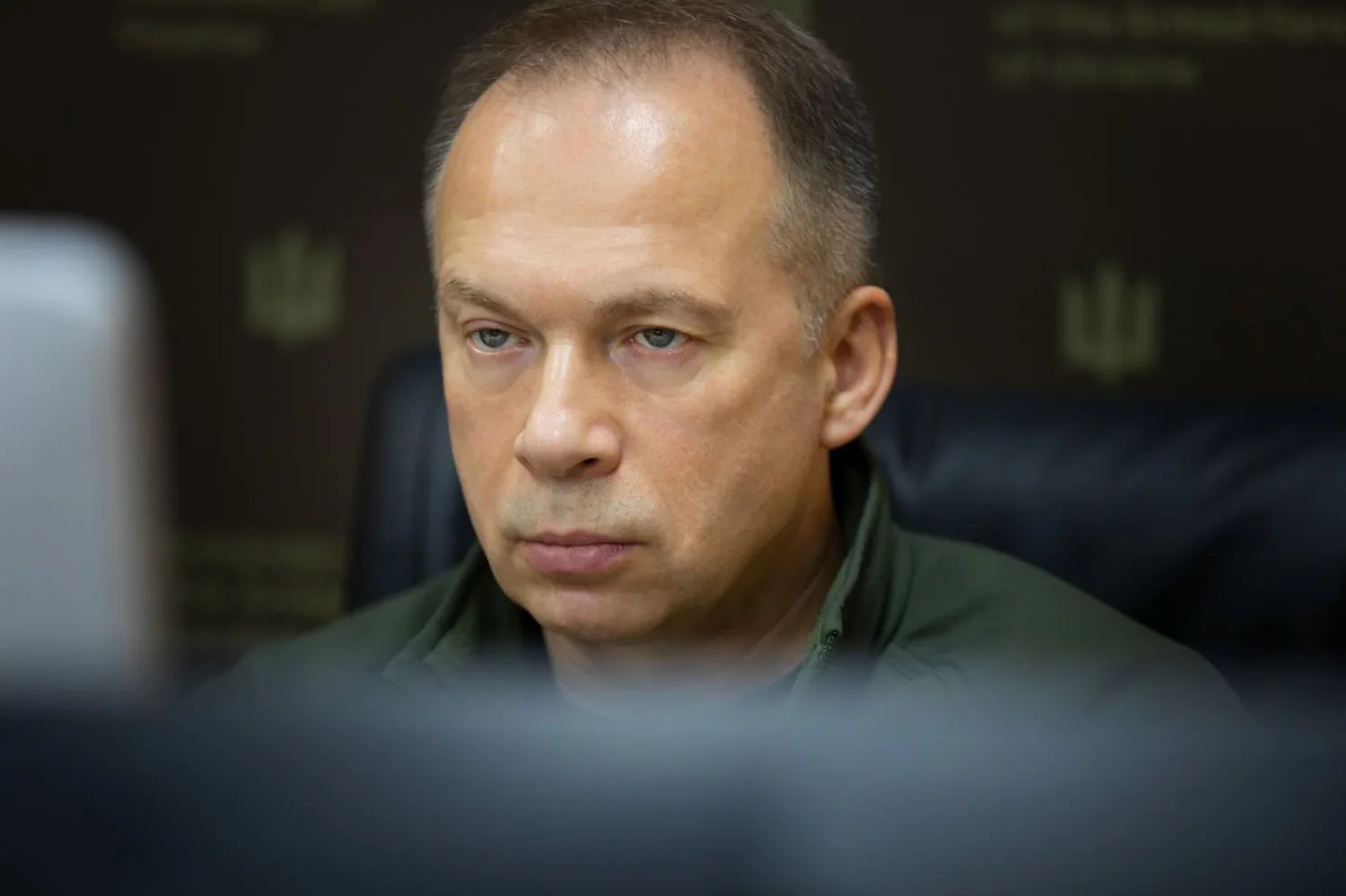 RazomUA - Зеленський шукає нового головкома: як звільнення Федорова перетворилося на кризу навколо Сирського