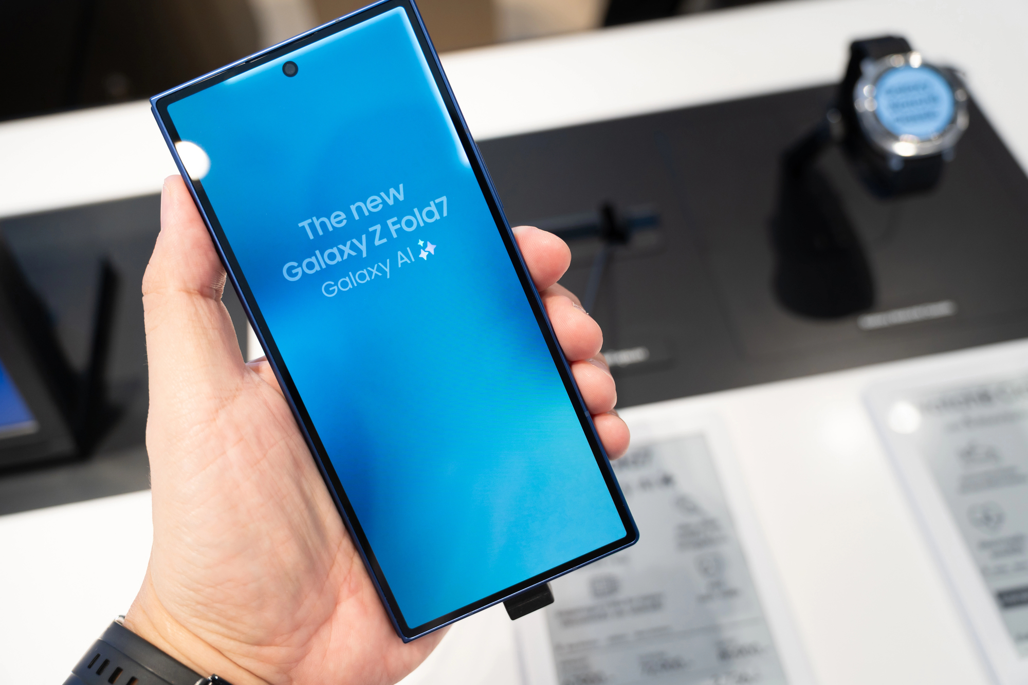 RazomUA - Samsung fait des téléphones pliables haut de gamme le premier point d'entrée pour l'IA Agent de Google