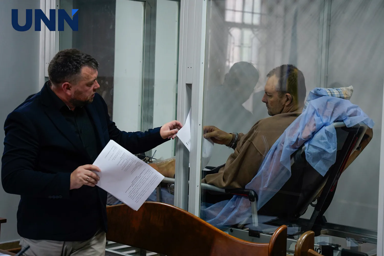 RazomUA - Chauffeur de 49 ans ayant 39 infractions au code de la route fonce dans un passage souterrain de Kyïv — quatre morts, dont deux policiers et un garçon de 12 ans