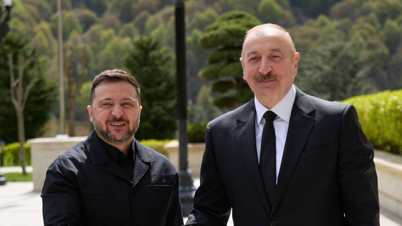 RazomUA - Zelensky a nommé l'Azerbaïdjan comme plateforme possible de négociations — mais à une condition