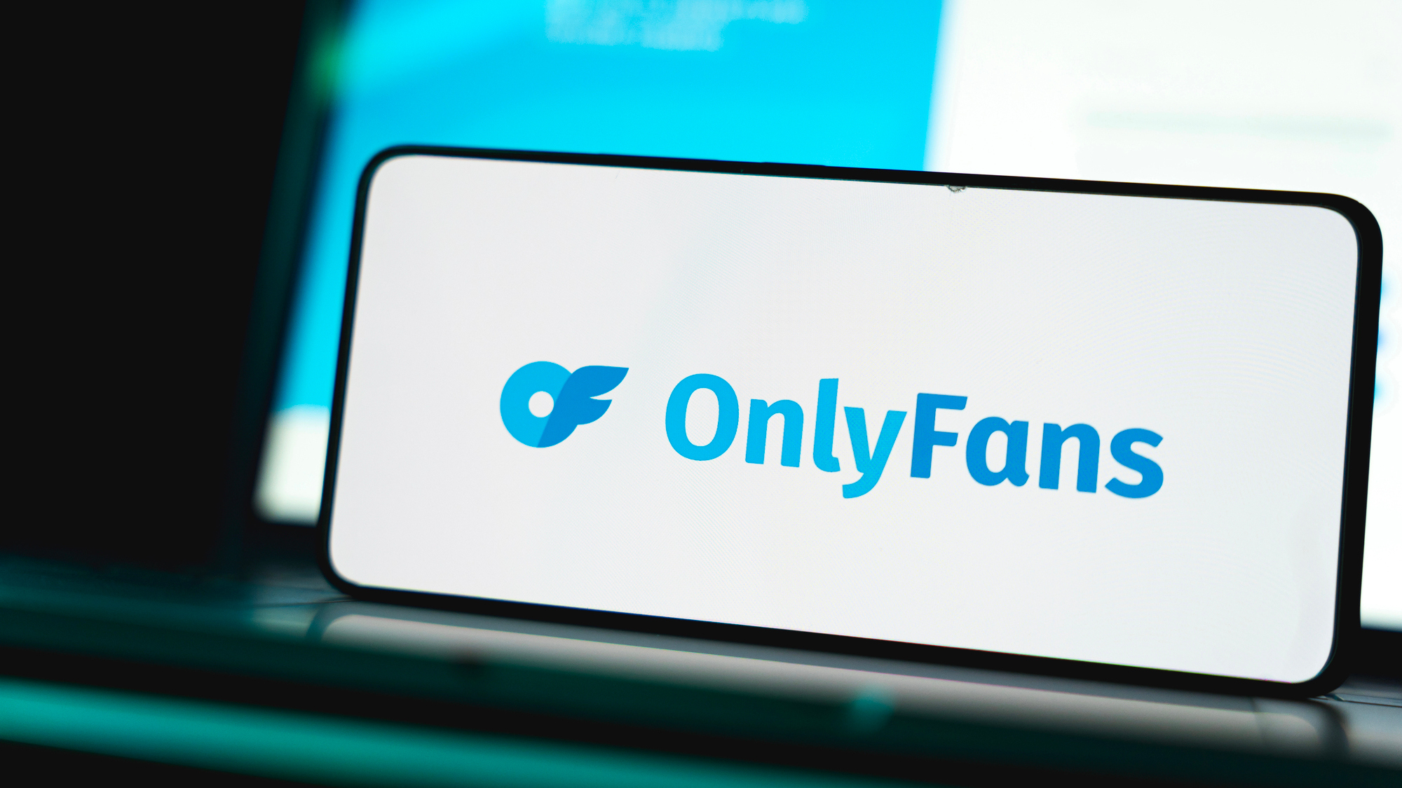 RazomUA - Після смерті засновника OnlyFans шукає покупця на 60% акцій. Платформу оцінили в $5,5 млрд — удвічі менше, ніж хотіли