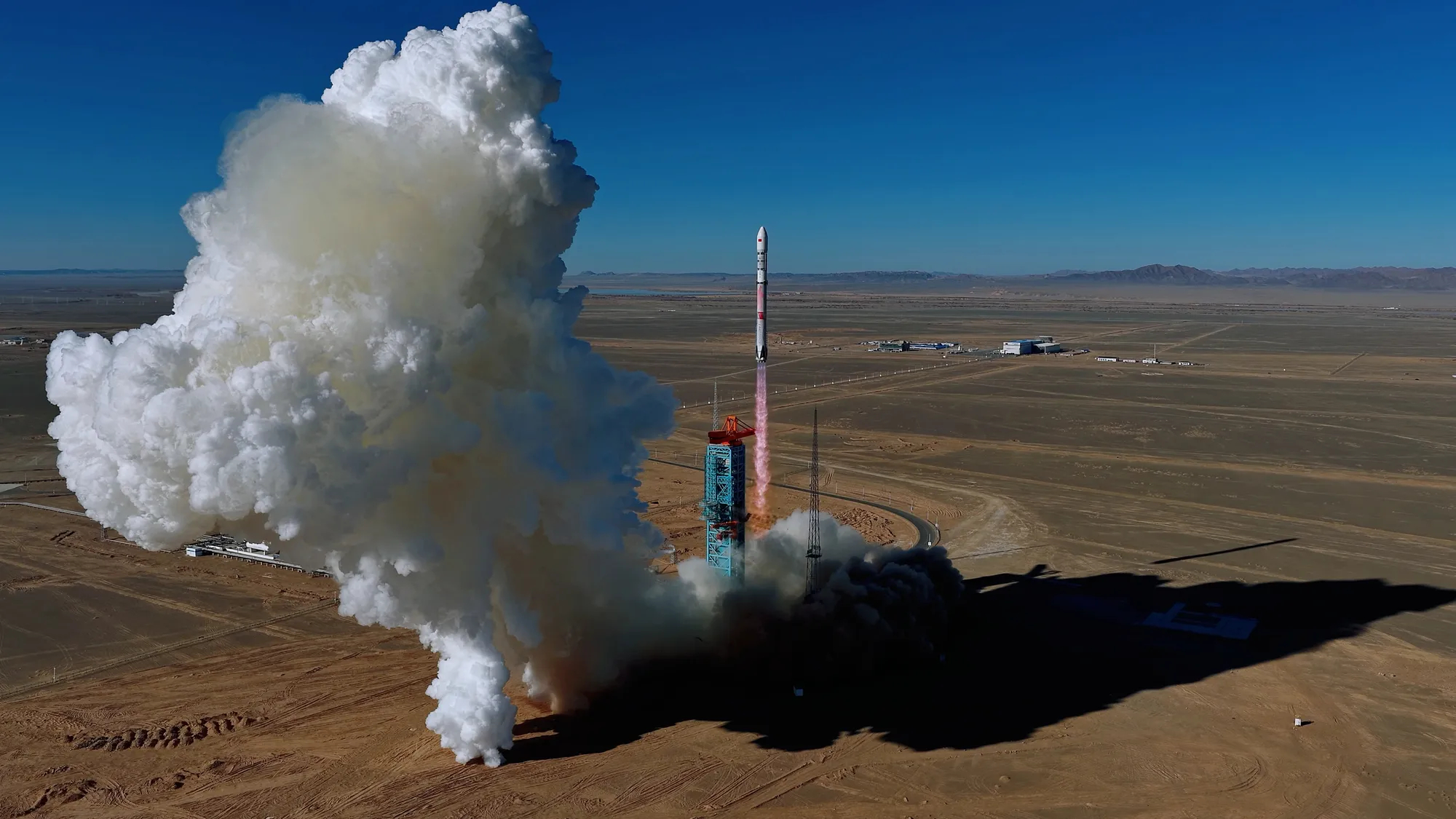 RazomUA - First stage of Zhuque-3 fell during test flight