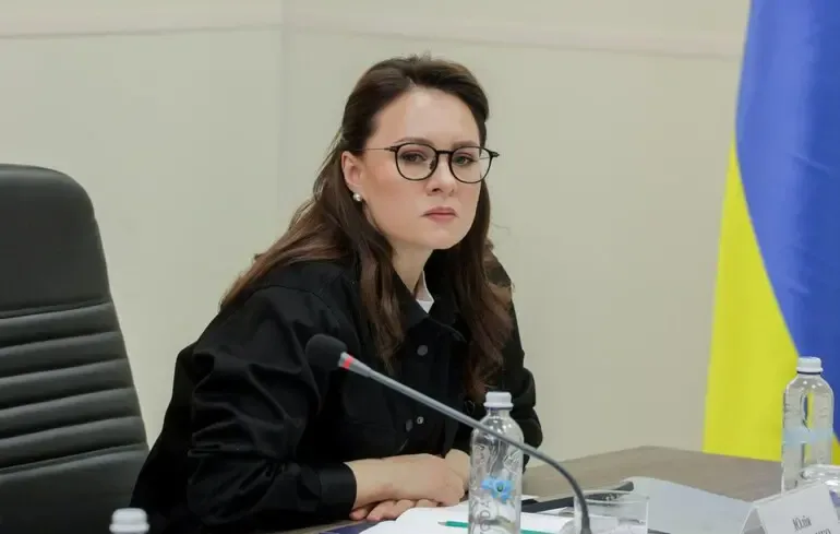 RazomUA - Ровно три дня до годовщины: Свириденко прослужила премьер-министром 362 дня — и ушла управлять отношениями с Вашингтоном