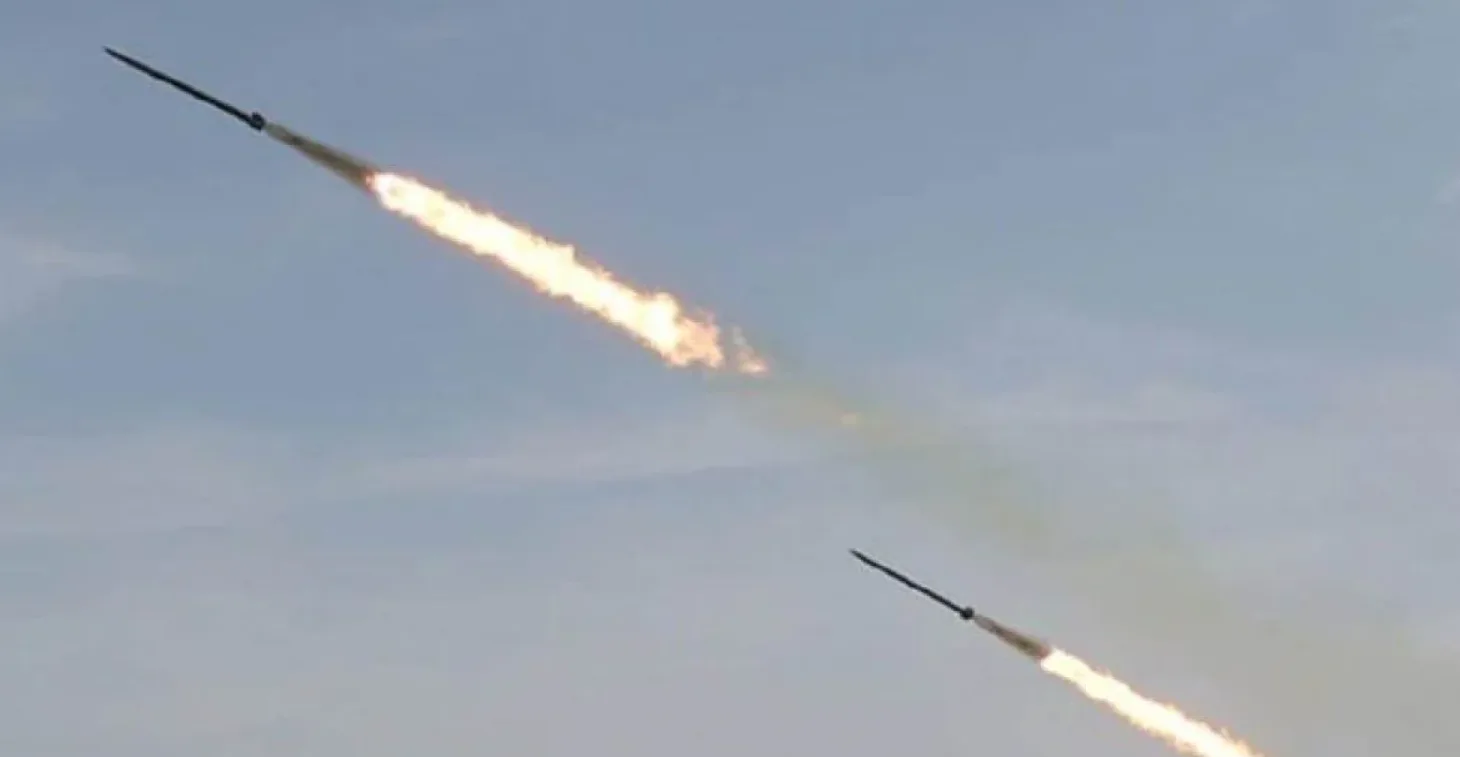 RazomUA - Russland attackierte Kiew mit Ballistische Raketen, in der Hauptstadt ereigneten sich mehrere Explosionen