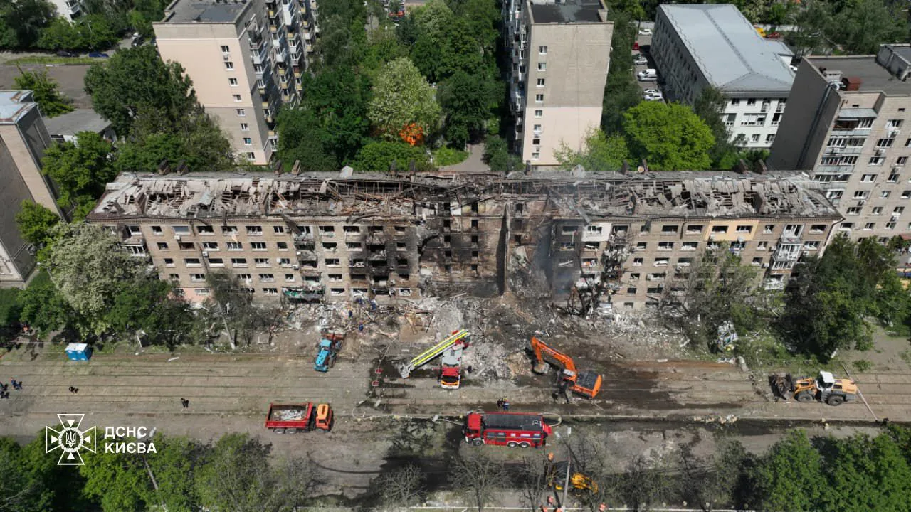 RazomUA - Entrance, nine dead, 14 hours of rubble clearance: what rescuers found in Shevchenkivsk district