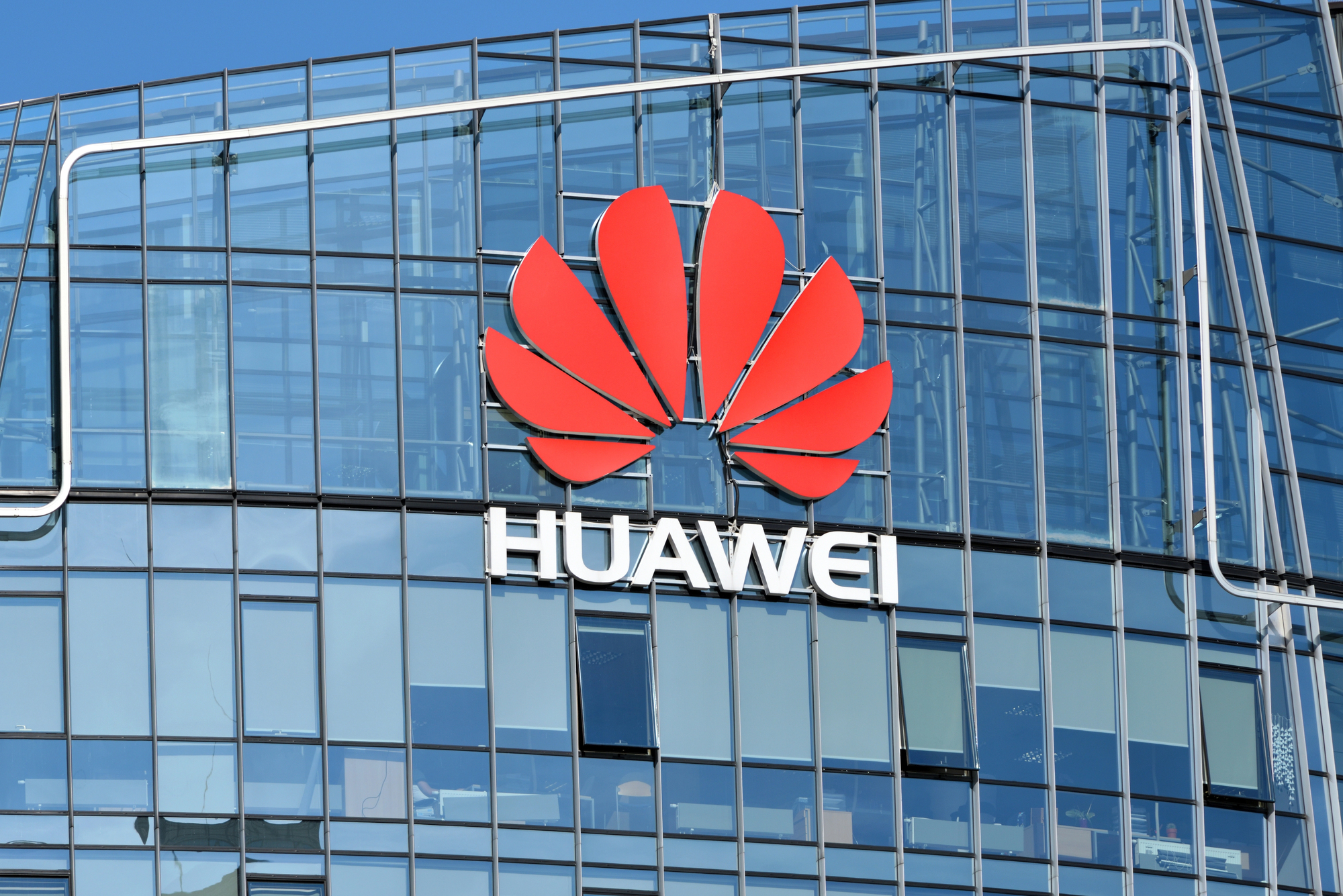 RazomUA - Huawei Mobile WiFi X — 12 000 мА·ч и X‑дизайн: что означает новый роутер для надёжной связи