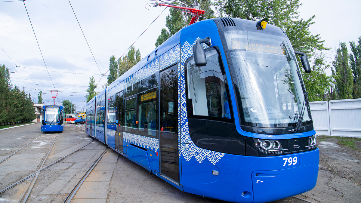 RazomUA - Pesa хоче складати трамваї в Києві: польський бізнес конвертує URC у конкретні переговори