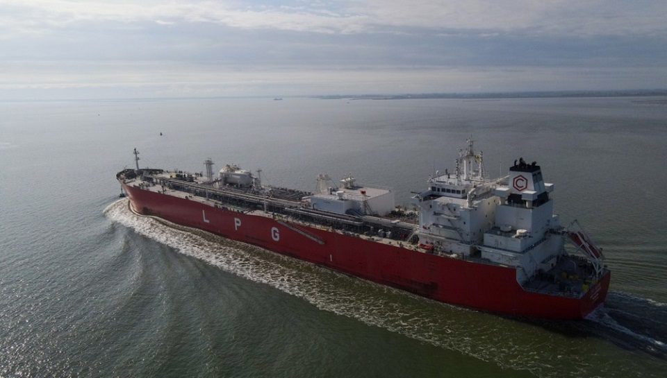 RazomUA - LNG-поворот на Схід: чому Європа втрачає постачання і які ризики це створює для України