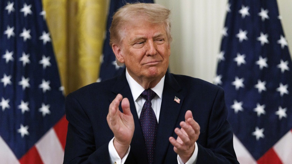 RazomUA - Трамп на нараді з Венсом і Гесетом зважує удари по Ірану — поки Пакистан і Катар штурмують Тегеран