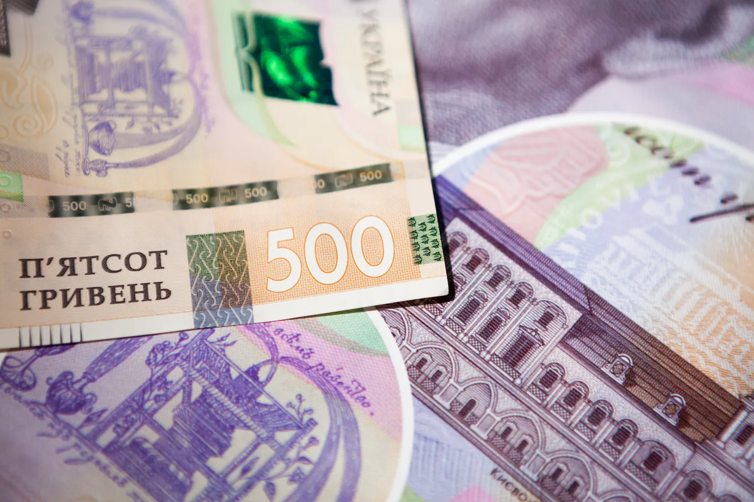 RazomUA - Debt at 113% of GDP, minimum wage at 11,155 hryvnia: government calculated three years of war and without it