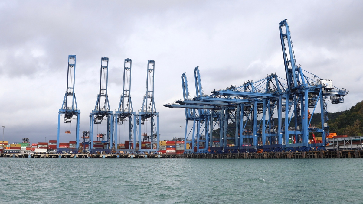 RazomUA - Панама передала управление портами Maersk и MSC — от контроля до конкуренции на маршруте, формирующем мировую торговлю