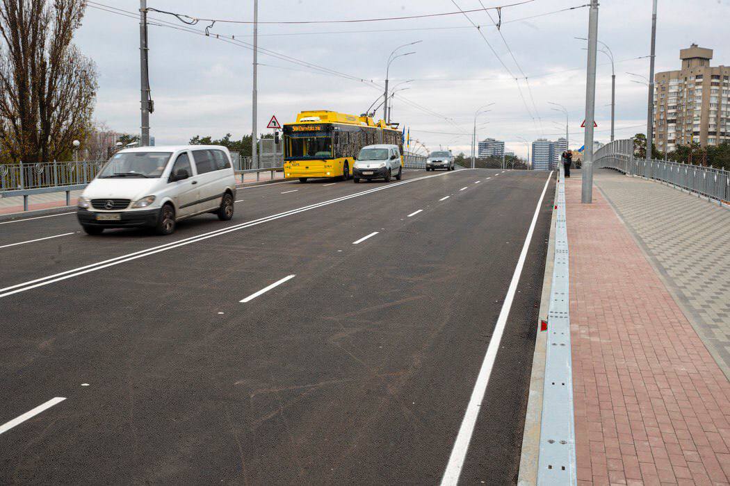 RazomUA - After the strike and blackout: Kyiv changes tram and trolleybus services on the Left Bank — where to go
