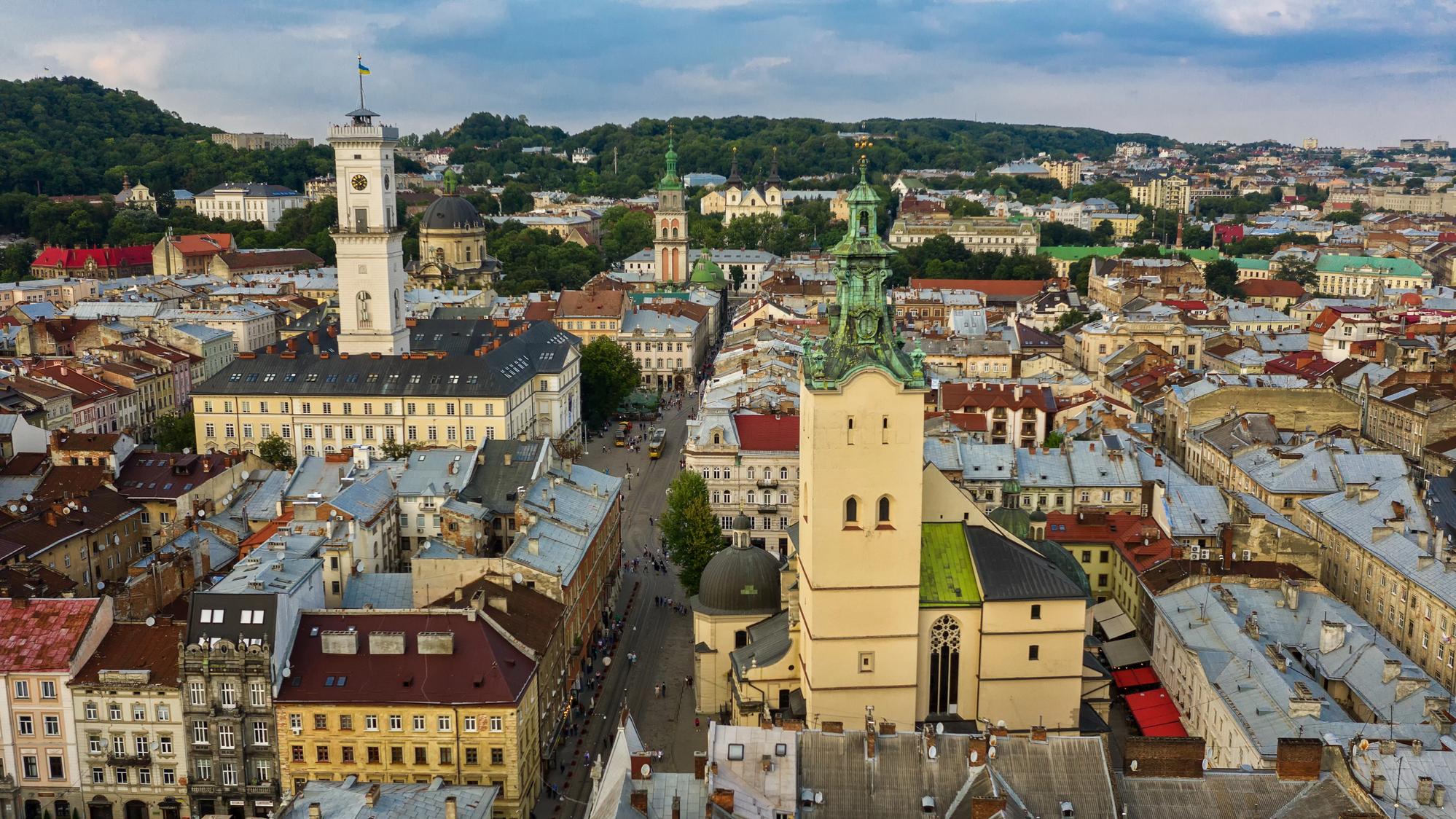 RazomUA - Wer keine Tourismusabgabe zahlt — und warum es wichtig ist, dies angesichts der Rekordeinnahmen von 112 Millionen Hrywnja zu verstehen
