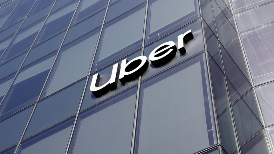 RazomUA - Uber звільняє менеджерів, щоб платити за роботаксі: скорочення штату як ціна автономного майбутнього