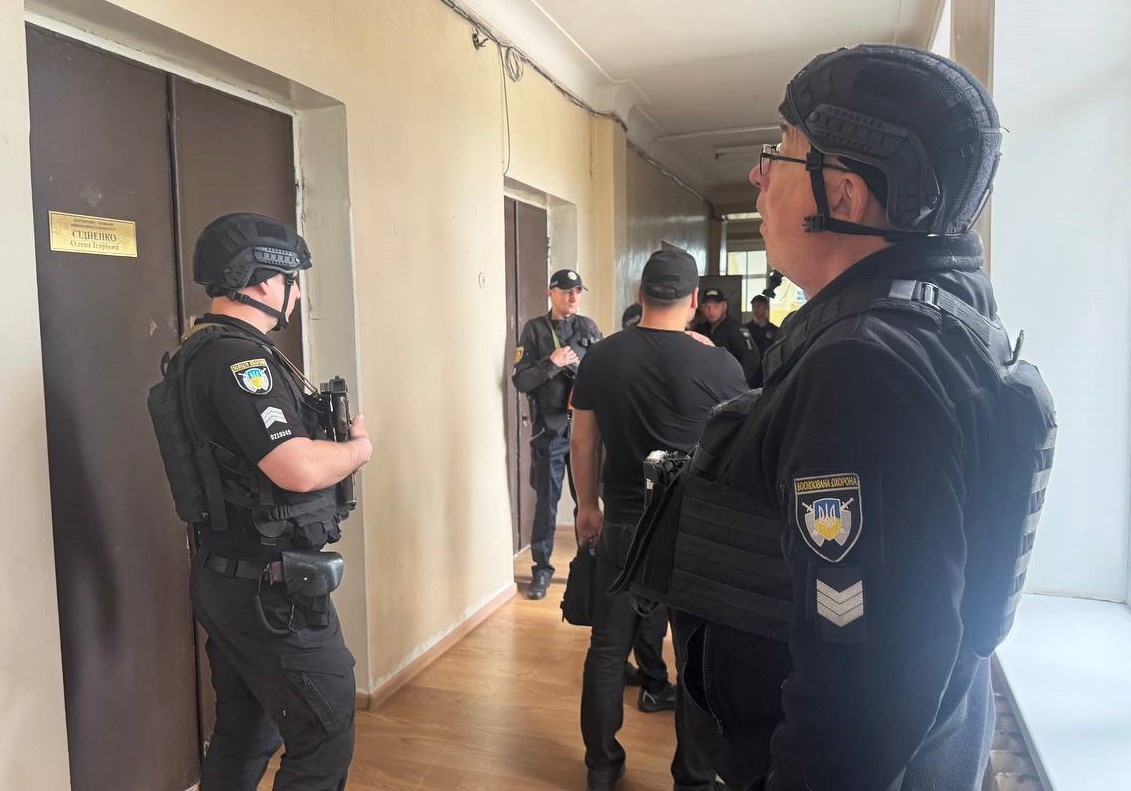RazomUA - Первый заместитель мэра Светловодска выстрелил в коллег — и сам утверждает, что его пытались убить