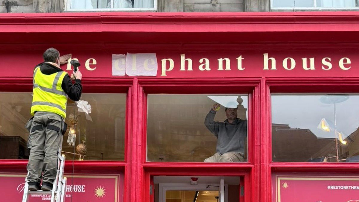 RazomUA - The Elephant House ist zurück: Das Café, in dem Rowling „Harry Potter“ schrieb, hat nach 4,5 Jahren wieder geöffnet