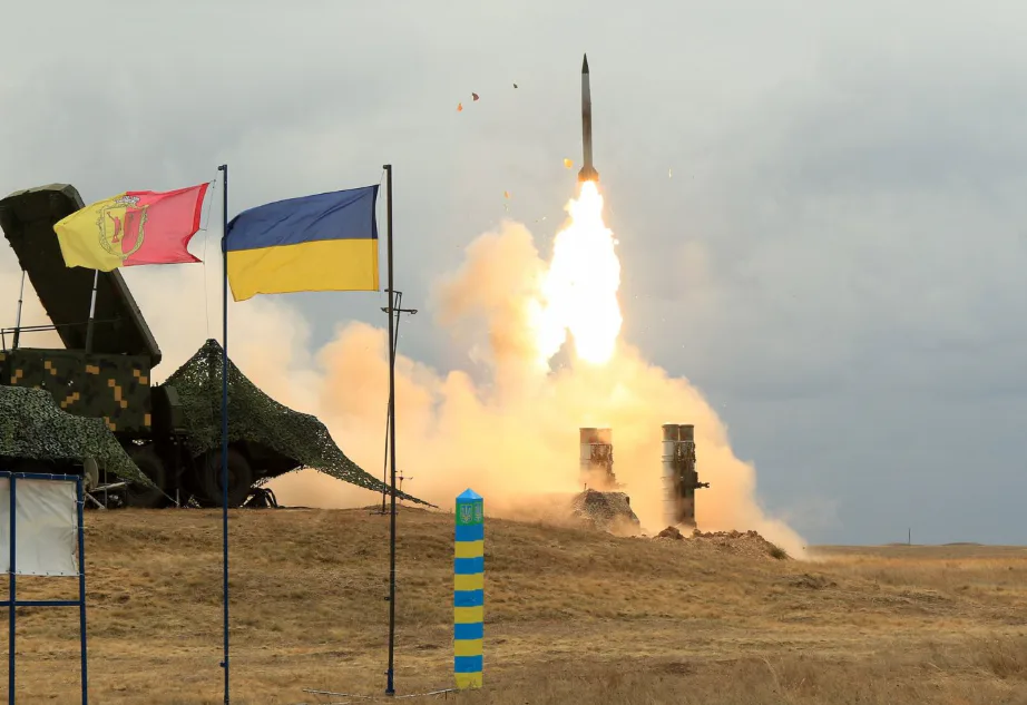 RazomUA - Ukraine erhält von den USA neue Raketen für das S-300-Luftabwehrsystem – was darüber bekannt ist