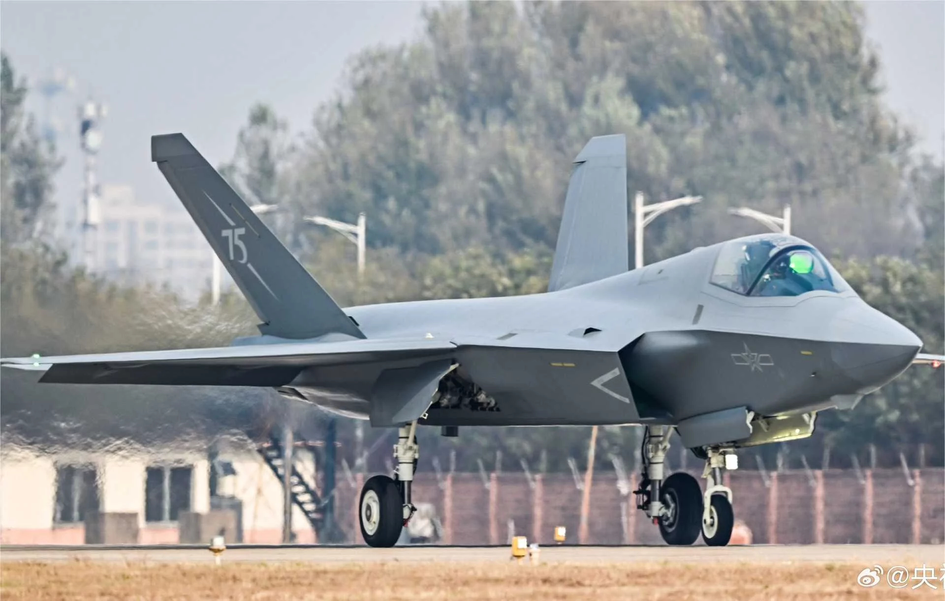 RazomUA - China Flies Production J-35A: What the Arrival of a Fifth-Generation Fighter Means for Regional Security
