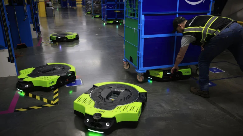 RazomUA - Amazon Taught Robot to Understand Human Language — And It Changes Not So Much Warehouses As the Question About a Million Jobs