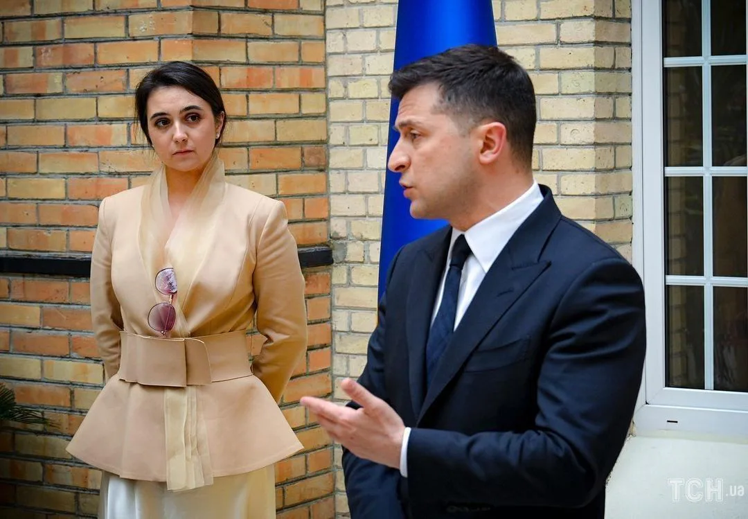 RazomUA - Санкції проти Мендель: чому Зеленський вирішив покарати колишню речницю саме зараз