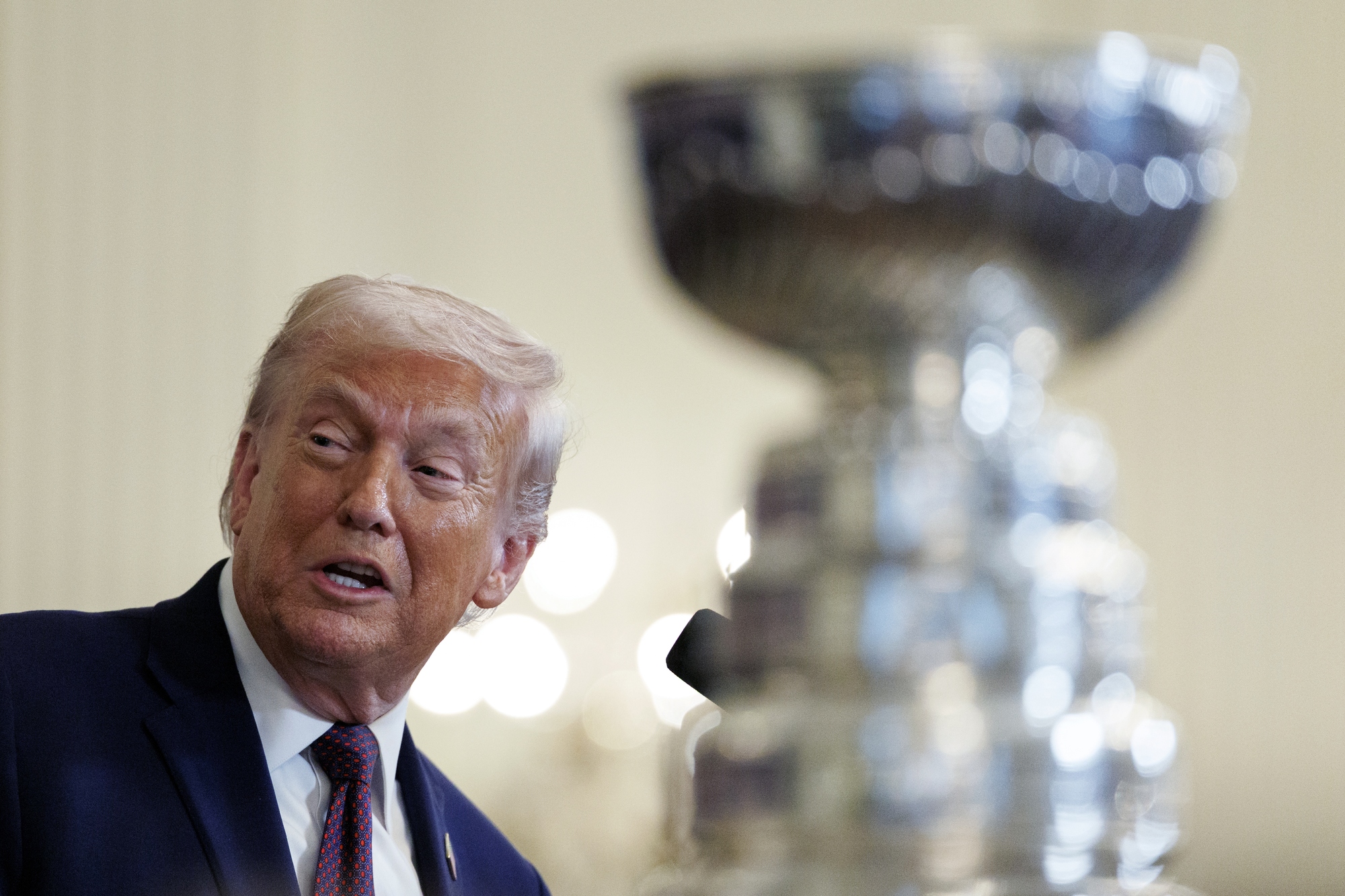 RazomUA - Trump urges Europe to "focus on the war with Russia, not Greenland" — risks for transatlantic ties and Ukraine