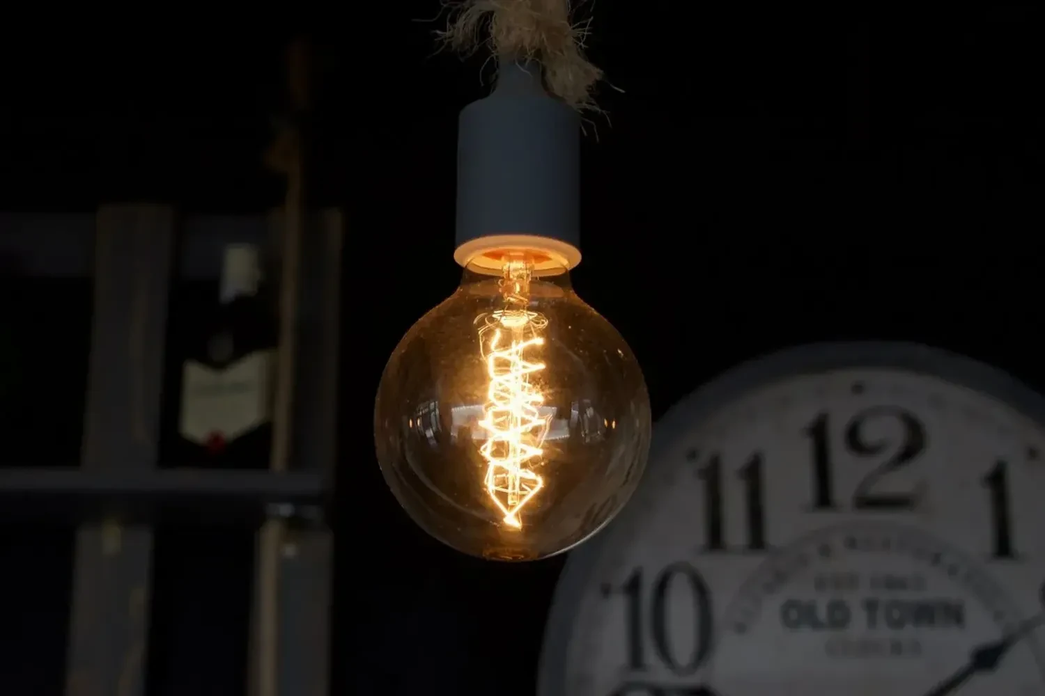 RazomUA - Stromabschaltungen am 29. Dezember: DTEK veröffentlicht Zeitplan für Kiew, die Oblast Kiew und die Oblast Dnipropetrowsk – was das für einen Bewohner bedeutet