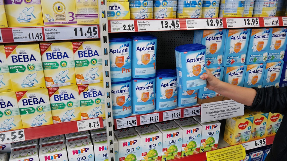 RazomUA - Отзыв детских смесей: как Nestlé, Danone и Lactalis рискуют более $1 млрд — что важно знать украинским родителям