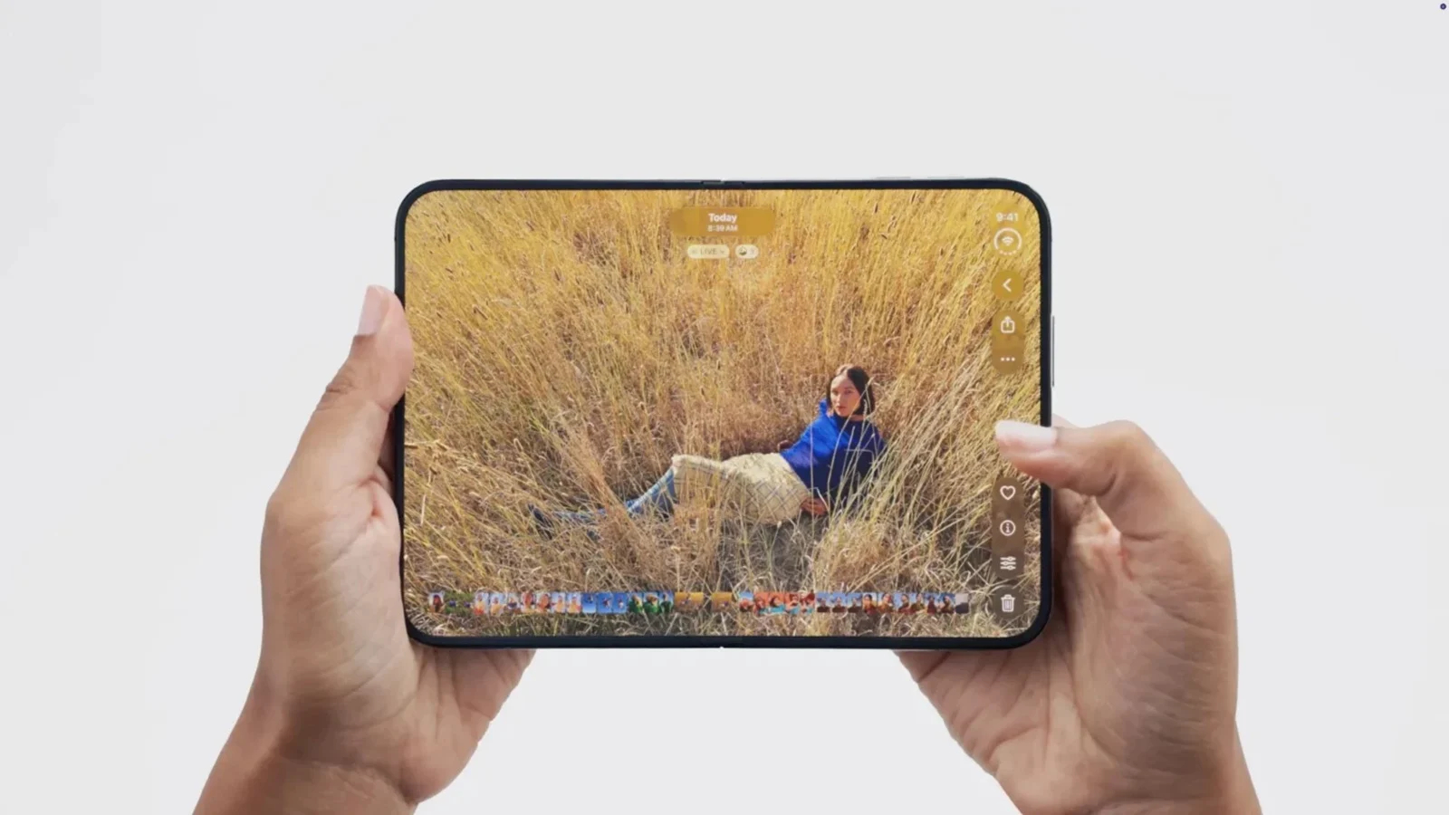 RazomUA - Samsung найняла "не того" Тіма Кука для реклами Galaxy Fold 8 — і це геніальний хід