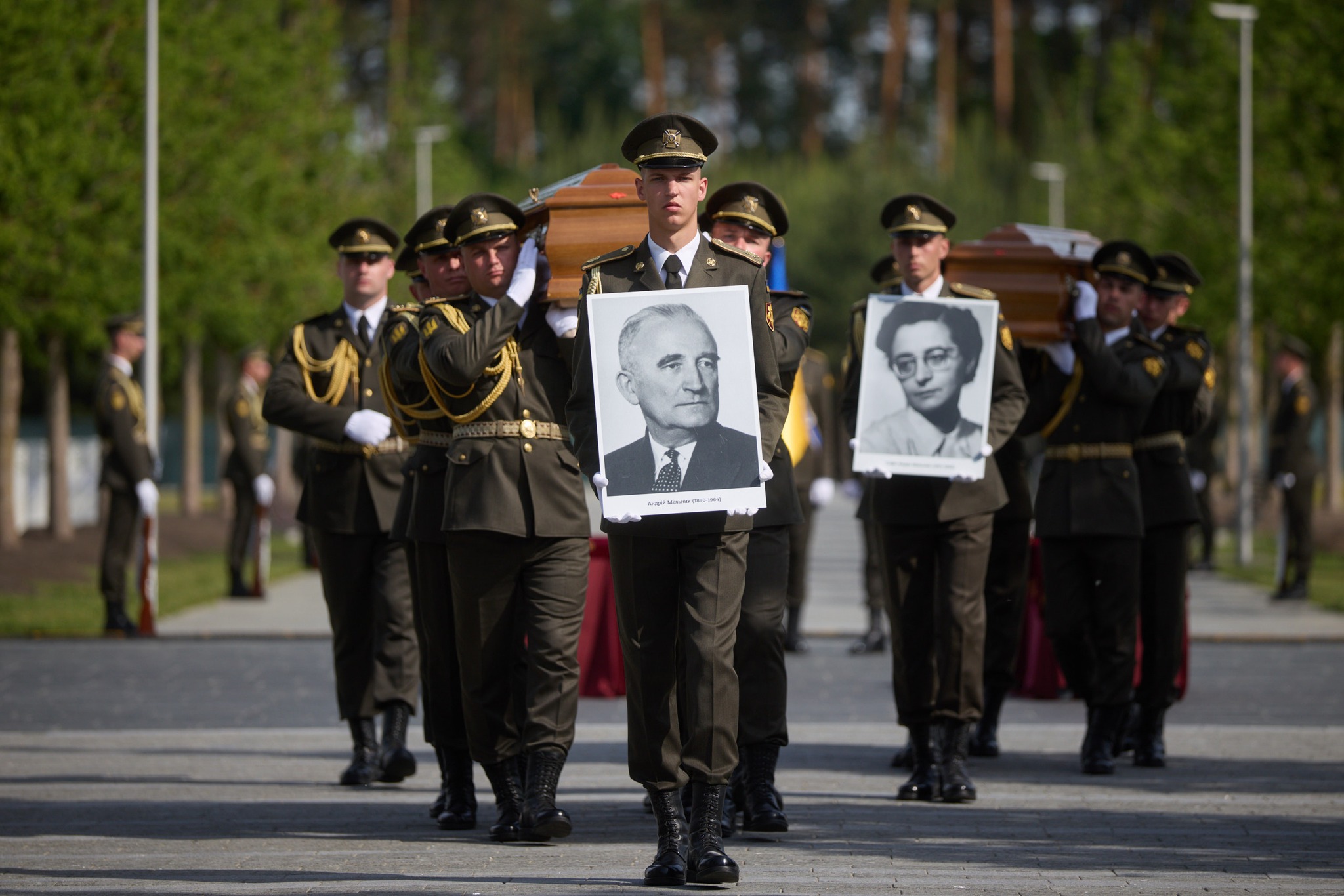 RazomUA - Мельник вернулся через 62 года — вместе с вопросом, кого хоронить следующим