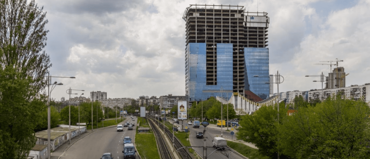 RazomUA - Sky Towers в Киеве: цена недостроя упала до 662 млн грн — что это означает для города и рынка