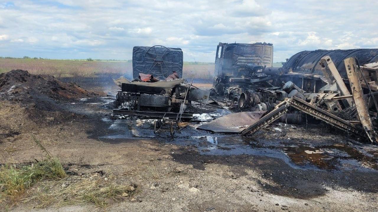 RazomUA - 10 units of equipment destroyed in one strike: how Russia is systematically destroying road infrastructure