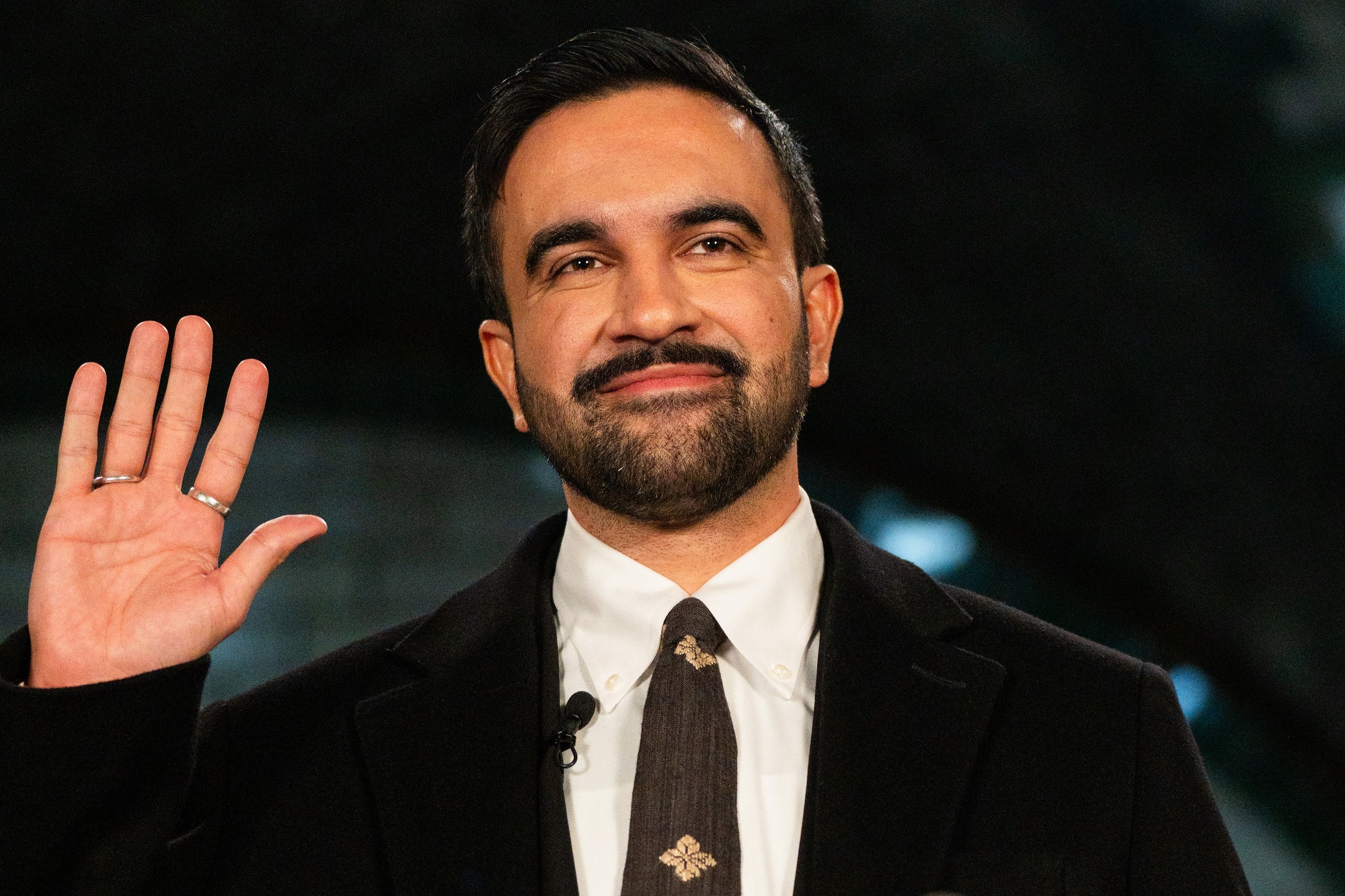 RazomUA - Mamdani was sworn in at an abandoned metro station — transport and inclusion take center stage