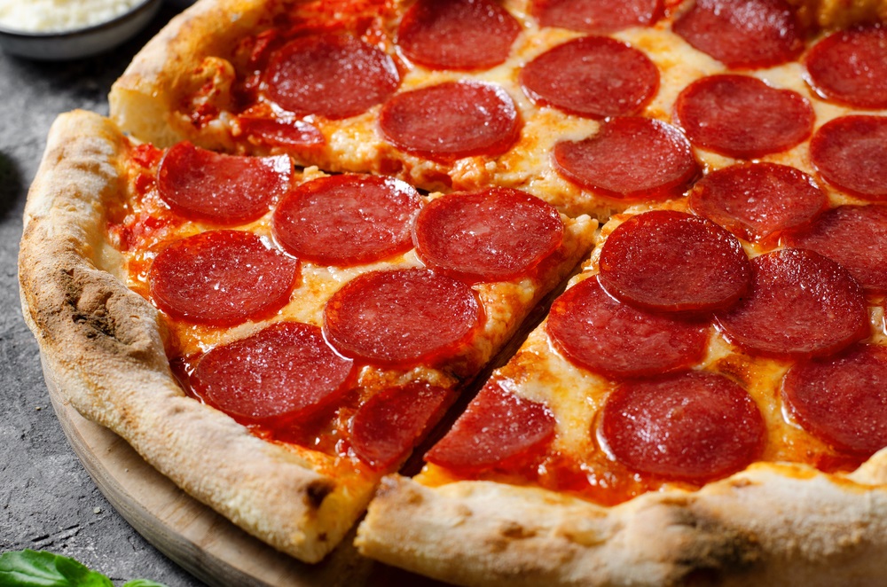 RazomUA - За 39 дней после российской атаки: львовская Pizza Hot восстановила производство и возвращает рабочие места